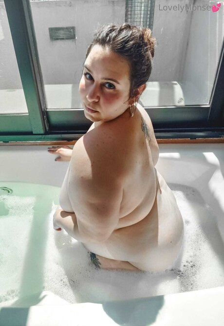 Alaston vuotanut OnlyFans-kuva Monsebbwqueen