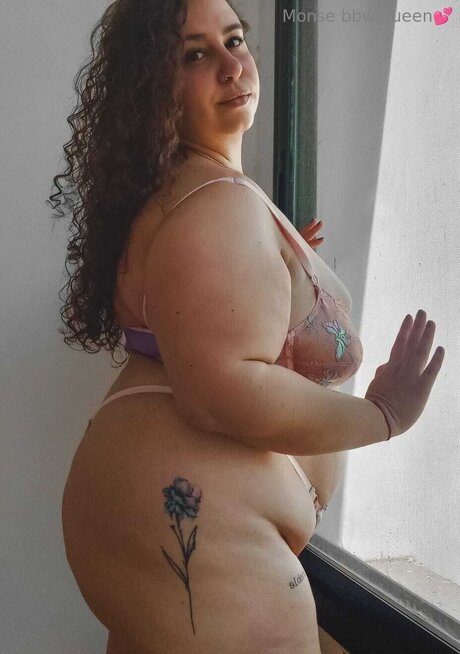 Nacktes geleaktes OnlyFans-Foto von Monsebbwqueen