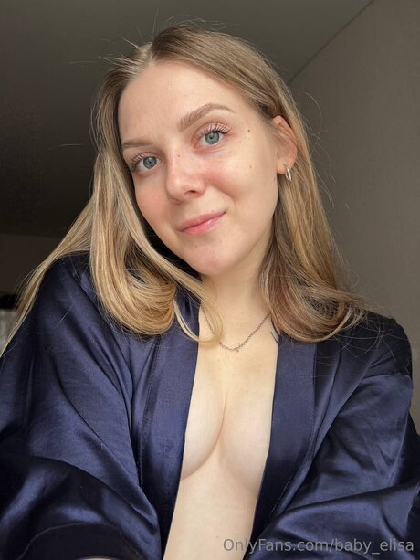 Naakte gelekte OnlyFans-foto van Baby Elisa