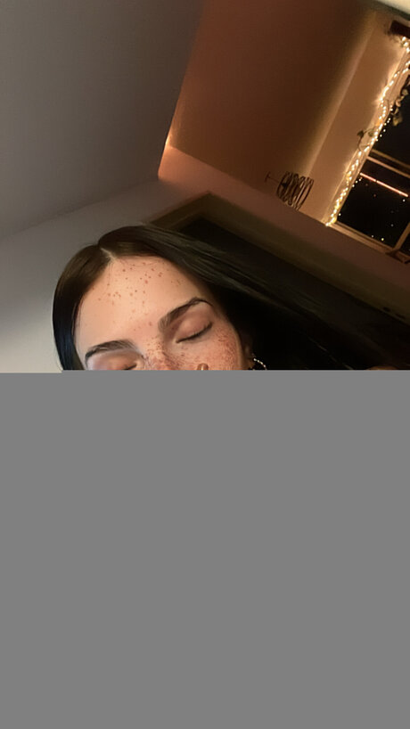 Photo nue de fuite OnlyFans de Lulaluvip