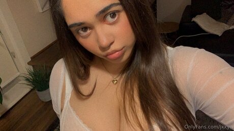 Обнаженная фотография утечки OnlyFans от Bemyjxy