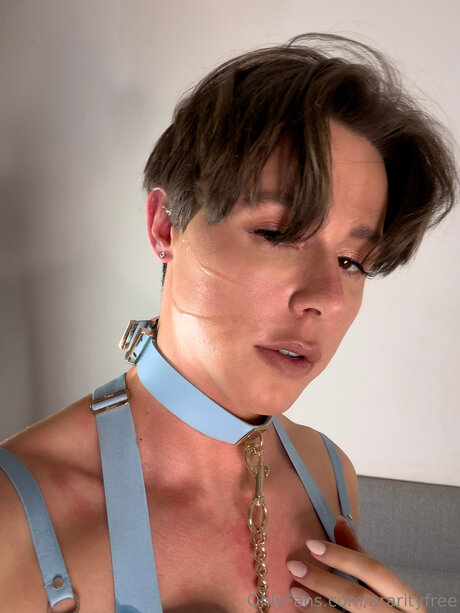 Naken läckt OnlyFans-bild av Ararityfree