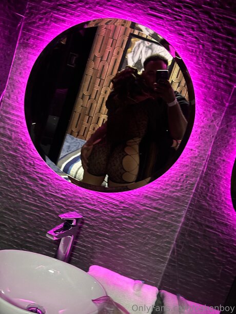 Nacktes geleaktes OnlyFans-Foto von Cakenboy