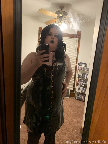 Sissy Erika001