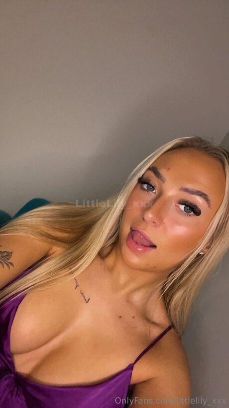 Naken läckt OnlyFans-bild av Littlelily Xxx