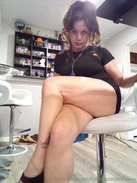 Naken läckt OnlyFans-bild av Hotstepmomcasey