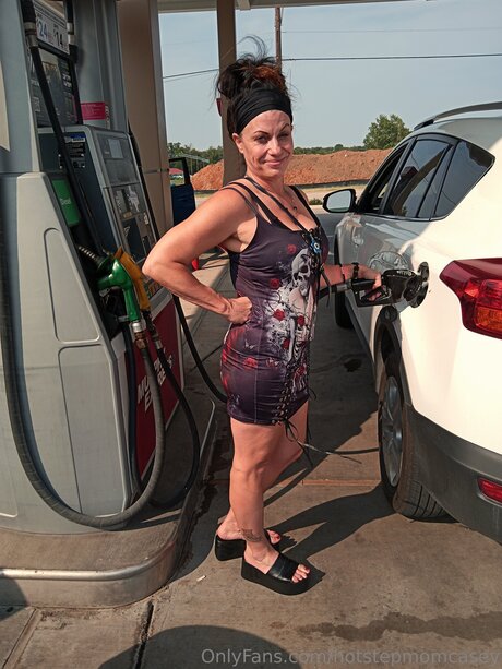 Hotstepmomcasey