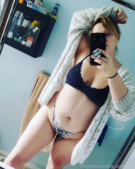 Naakte gelekte OnlyFans-foto van Big Booty 95