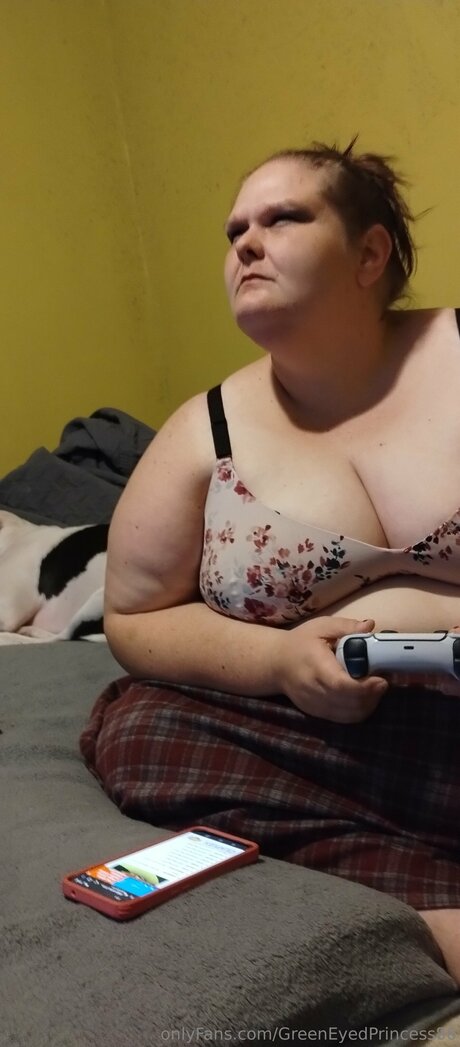Naken läckt OnlyFans-bild av Greeneyedprincess86