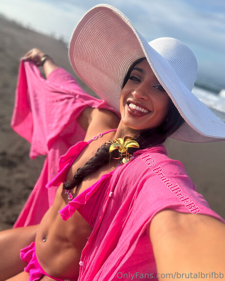 Naken läckt OnlyFans-bild av Brutalbrifbb