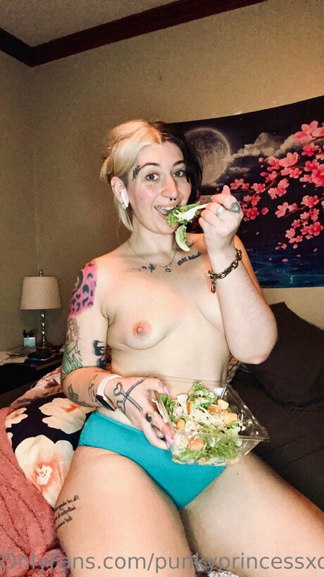 Alaston vuotanut OnlyFans-kuva Punkyprincessxofree