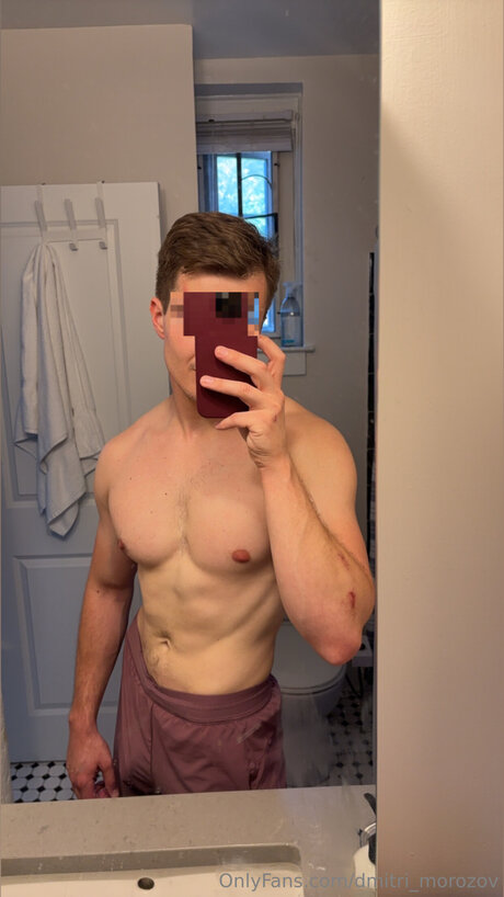 Alasti lekkinud OnlyFans-i pilt Dmitri Morozov