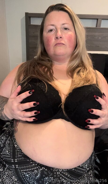 Juicyjules256