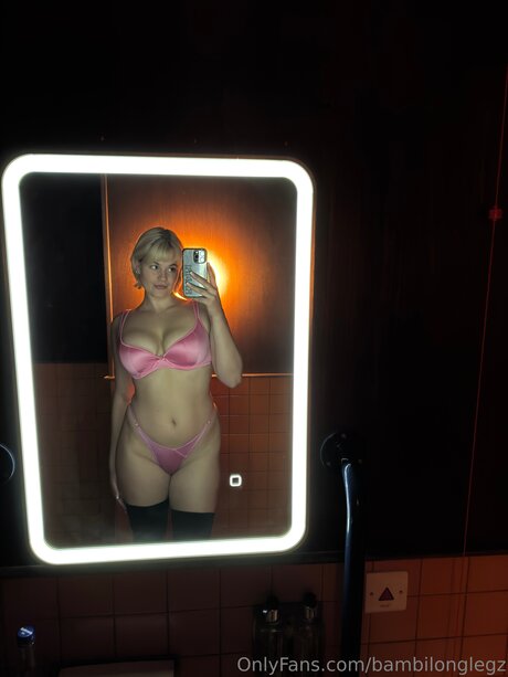 Nagie wyciekłe zdjęcie OnlyFans od Bambilonglegz