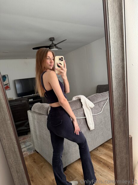 Nahá fotka uniklých OnlyFans od Miley 11