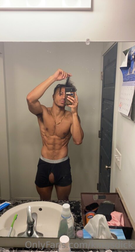 Foto desnuda filtrada de OnlyFans de Kingsdick