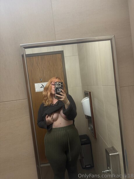 Обнаженная фотография утечки OnlyFans от Bookwormkc