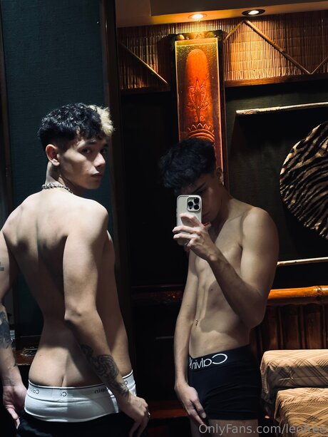 Naken läckt OnlyFans-bild av Leofree