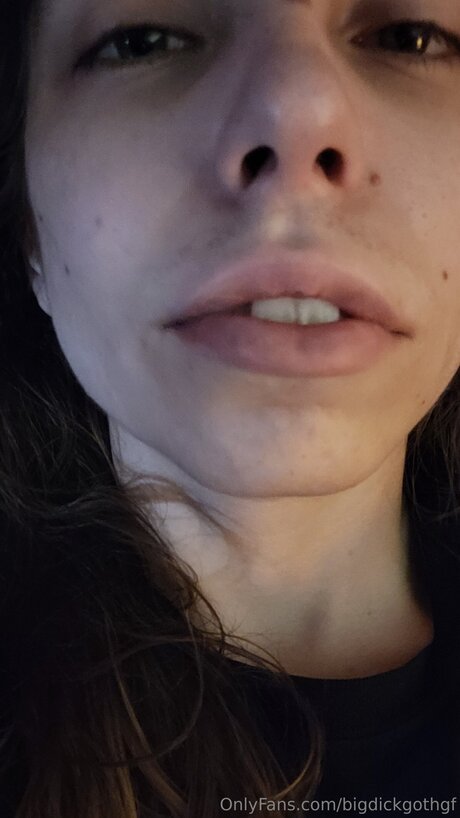 Naken läckt OnlyFans-bild av Bigdickgothgf