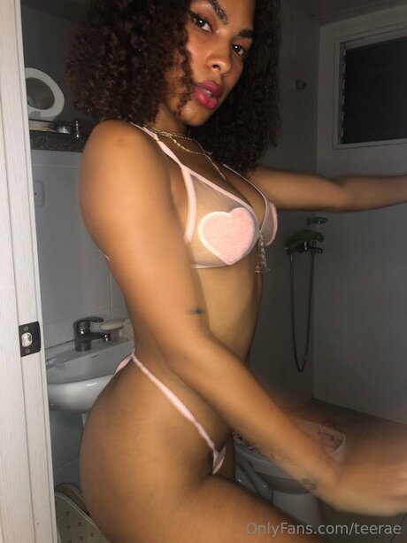 Nahá fotka uniklých OnlyFans od Teerae