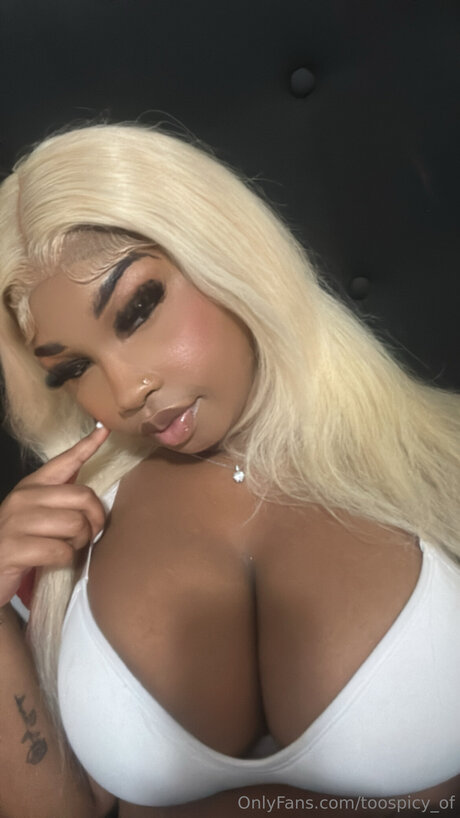 Naakte gelekte OnlyFans-foto van Toospicy Of