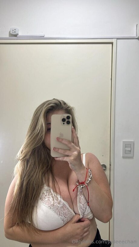 Jadeeechan OnlyFans 유출 누드 사진