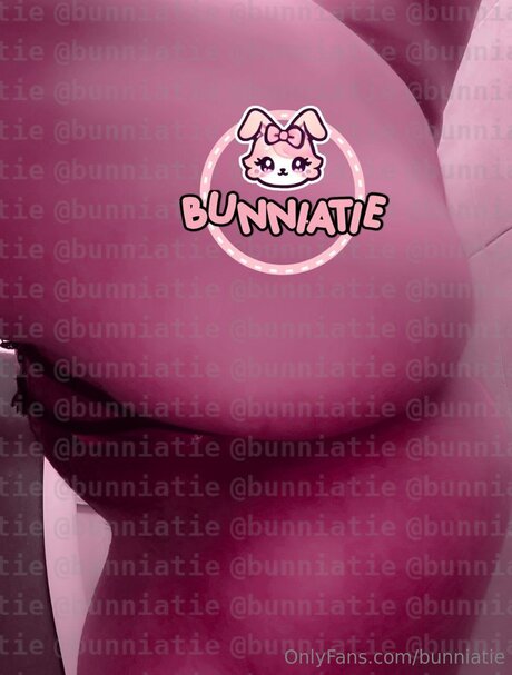 Nahá fotka uniklých OnlyFans od Bunniatie