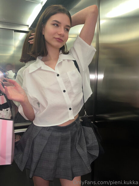 Naken lekkede OnlyFans-bilde av Pieni Minna