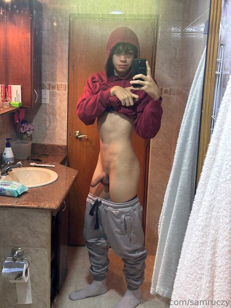 Naken läckt OnlyFans-bild av Samruczy