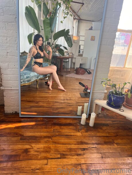 Naken läckt OnlyFans-bild av Mxtomie