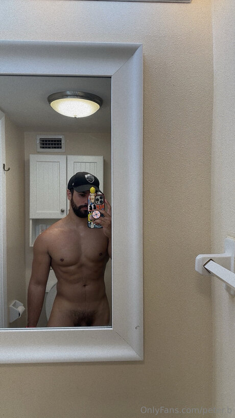 Nahá fotka uniklých OnlyFans od Peter B