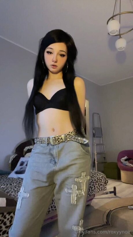 Nahá fotka uniklých OnlyFans od Roxyynoirrr