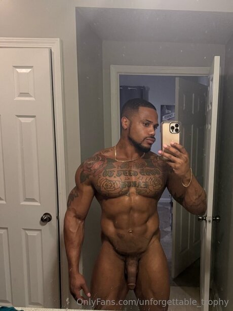 Foto nua vazada do OnlyFans de Unforgettable Trophy