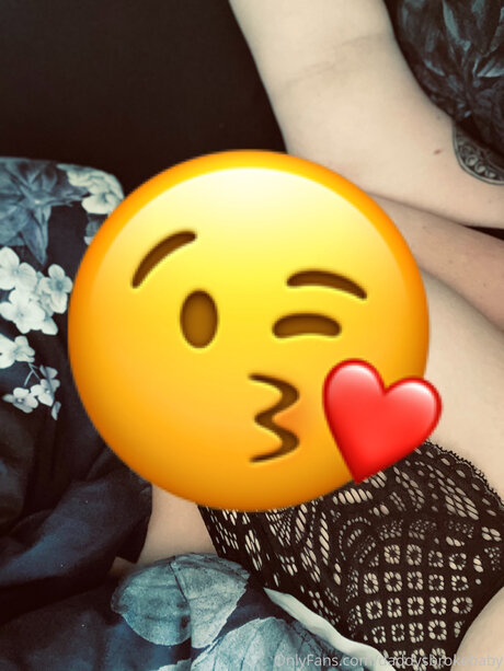 Naken läckt OnlyFans-bild av Daddysthickbabygirl