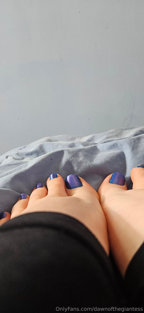 Naakte gelekte OnlyFans-foto van Dawnofthegiantess