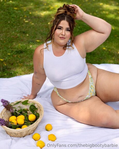 Thebigbootybarbie