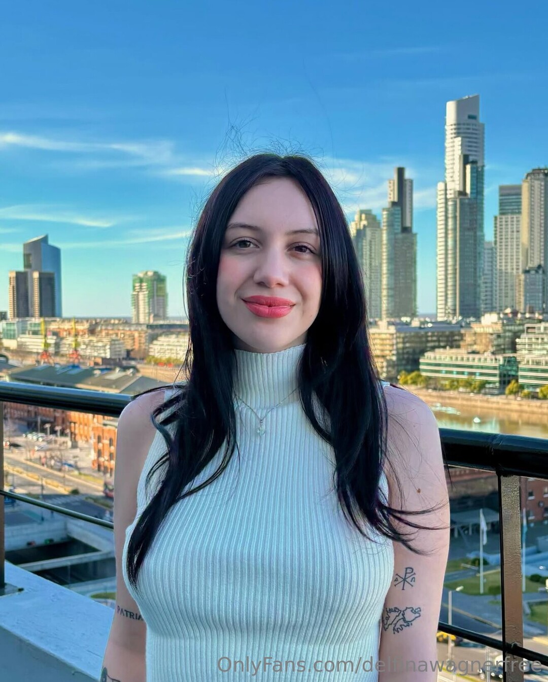 Alasti lekkinud OnlyFans-i pilt Delfinawagnerfree #41