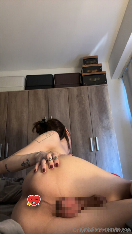 Naken läckt OnlyFans-bild av Bunnyzoe