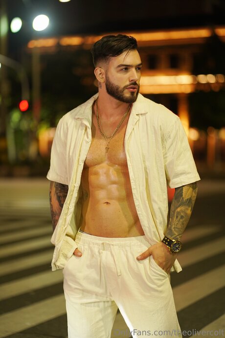 Naakte gelekte OnlyFans-foto van Theolivercolt