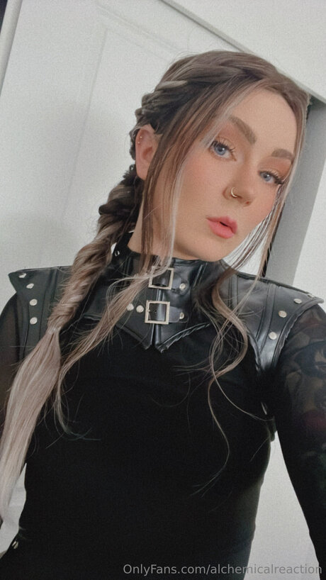 Naakte gelekte OnlyFans-foto van Alchemicalreaction