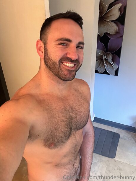 Naken lekkede OnlyFans-bilde av Thunder Bunny