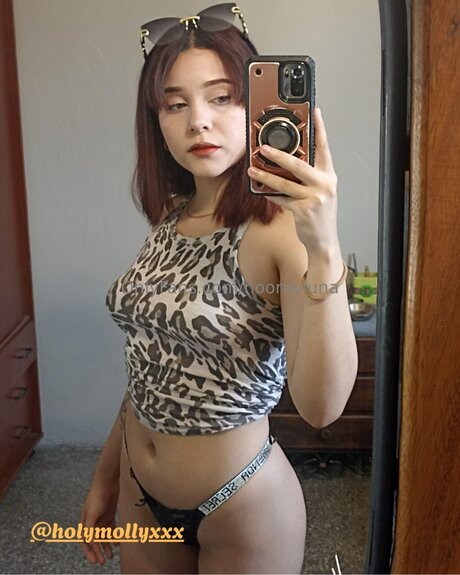Nahá fotka uniklých OnlyFans od Hoornyluna