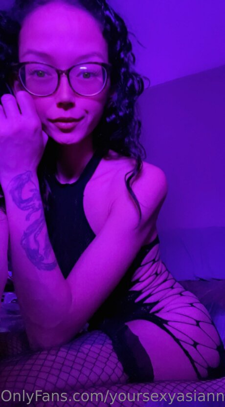 Naken läckt OnlyFans-bild av Yoursexyasiannextdoor