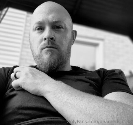 Naken läckt OnlyFans-bild av Beardedsir138