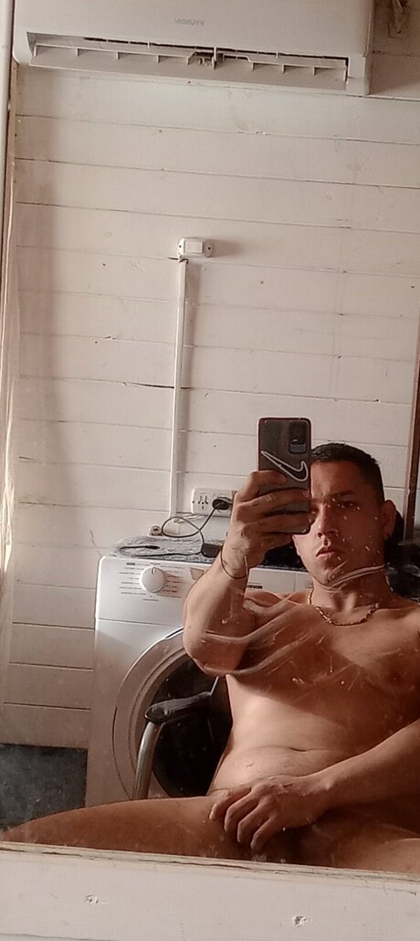Nøgent lækket OnlyFans-billede af Damiantorres19
