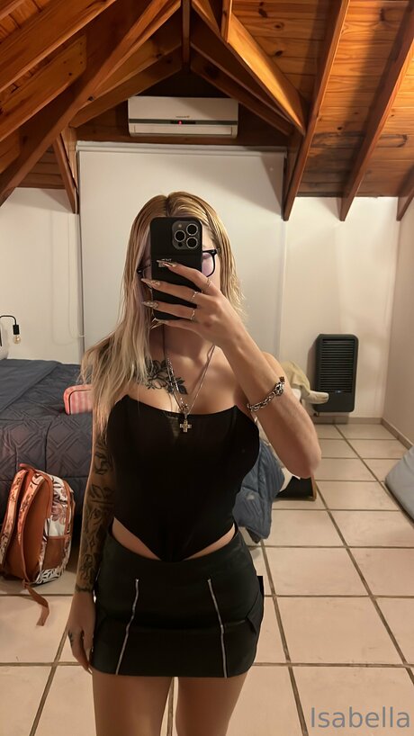 Naakte gelekte OnlyFans-foto van Isabellaa12