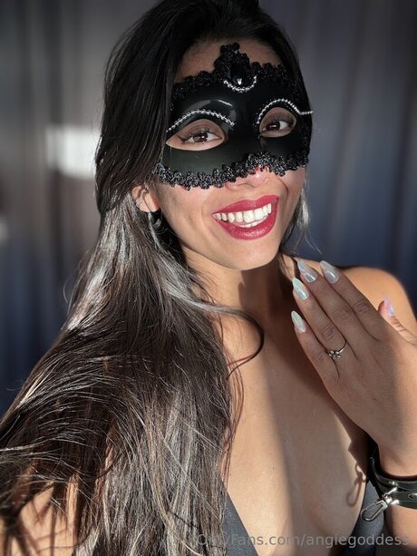 Nagie wyciekłe zdjęcie OnlyFans od Angiegoddess