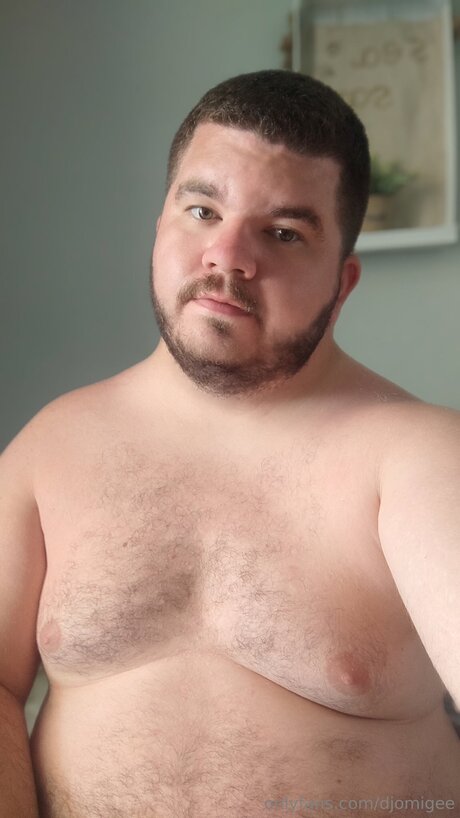 Naken lekkede OnlyFans-bilde av Djomigee