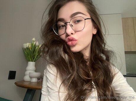 Naken lekkede OnlyFans-bilde av Lovely Lilly Me