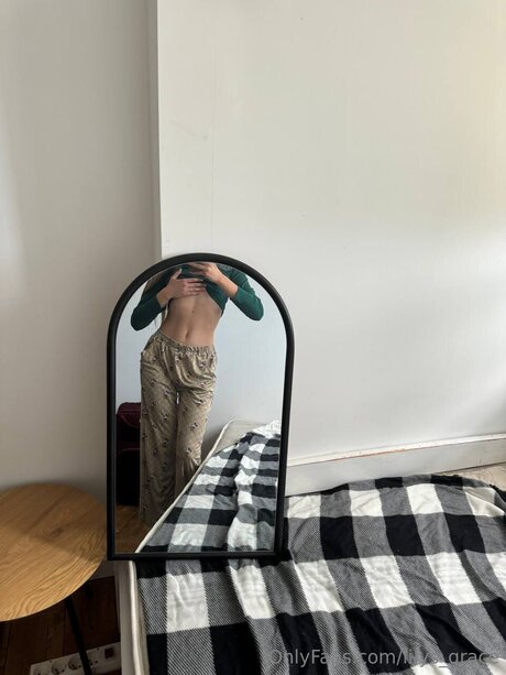 Nahá fotka uniklých OnlyFans od Graceli